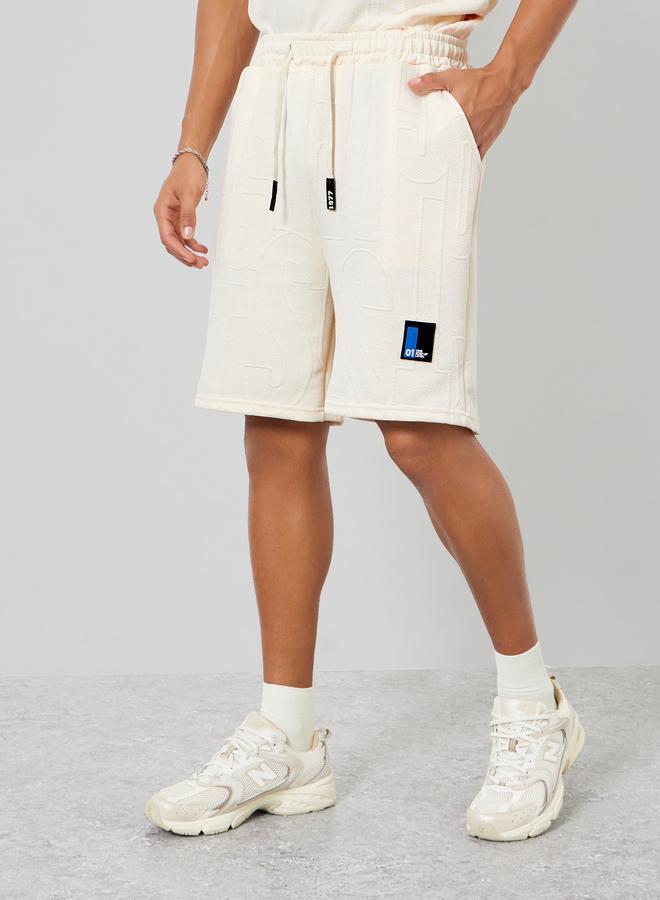 ستايلي طقم رجالي تي شيرت وشورت بنقشة بارزة - Image 5